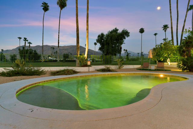 2598 S Camino Real, Palm Springs CA: https://media.crmls.org/mediaz/4ada7adb-b7ab-45dd-bce9-16e80fb5ad9d.jpg
