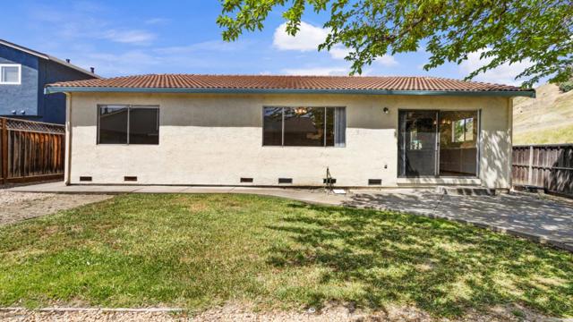 93 Barnes Lane, Fremont CA: https://media.crmls.org/mediaz/4adba0a1-0cc5-4d7a-a7a9-7cb1e0bd9265.jpg