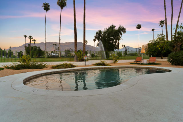 2598 S Camino Real, Palm Springs CA: https://media.crmls.org/mediaz/4adbc9de-caf3-4b60-8afe-305b27c32796.jpg