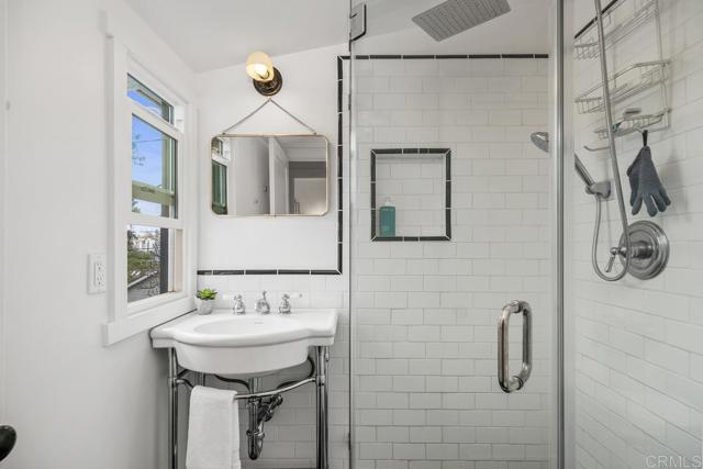 1400 Angelus Avenue, Los Angeles CA: https://media.crmls.org/mediaz/4adc0e65-fed1-4b2b-a2b0-05d8eff95fb6.jpg