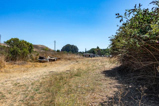 250 Old Chittenden Road, Watsonville CA: https://media.crmls.org/mediaz/4adc374d-90fe-4f08-b126-cbbedc034734.jpg
