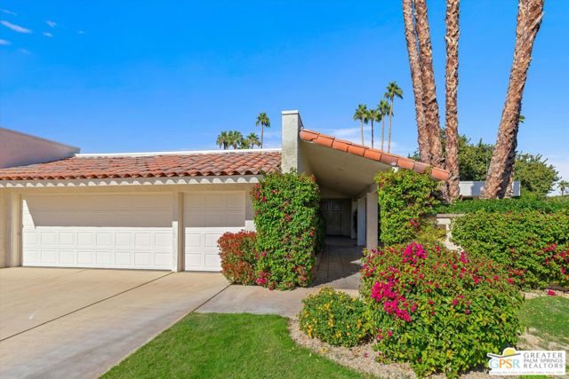 6 Trojan Court, Rancho Mirage CA: https://media.crmls.org/mediaz/4adc4674-cd21-4c3a-9f21-9eb079b2f18c.jpg