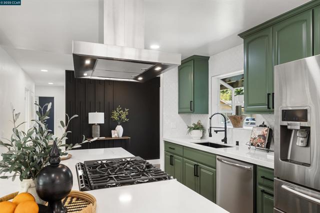 5182 La Corte Bonita, Concord CA: https://media.crmls.org/mediaz/4adc60bd-88cc-4fa1-95ee-4dcd0f6fc4b6.jpg