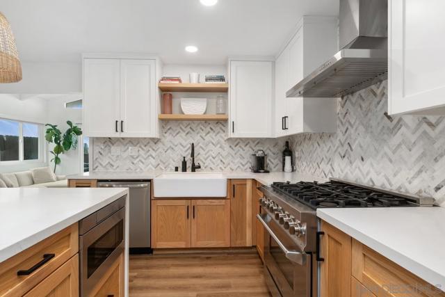 4328 Huggins St, San Diego CA: https://media.crmls.org/mediaz/4addfb38-1f0f-4c18-9655-710b084bc099.jpg