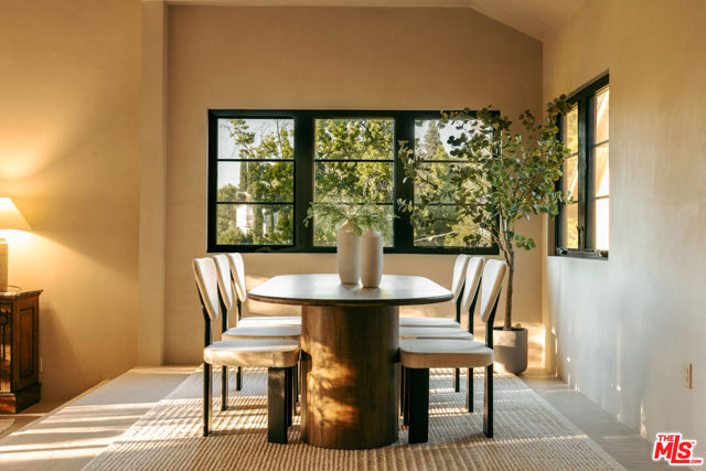 4790 Galendo Street, Woodland Hills CA: https://media.crmls.org/mediaz/4adeb2c2-f828-499b-8082-367498328f9c.jpg