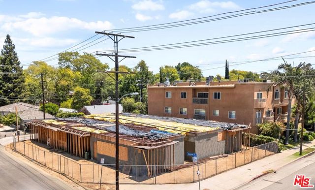 5754 Woodman Avenue, Van Nuys CA: https://media.crmls.org/mediaz/4aded950-e0dd-495a-9dcb-3d37d9710118.jpg