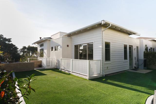 Detail Gallery Image 31 of 36 For 611 Stratford Ct, Del Mar,  CA 92014 - 2 Beds | 3/1 Baths