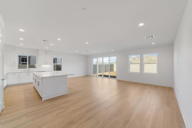 3501 Foxley Dr, Escondido CA: https://media.crmls.org/mediaz/4adf9b47-cb1f-482b-b7e8-0e8f4a209c15.jpg