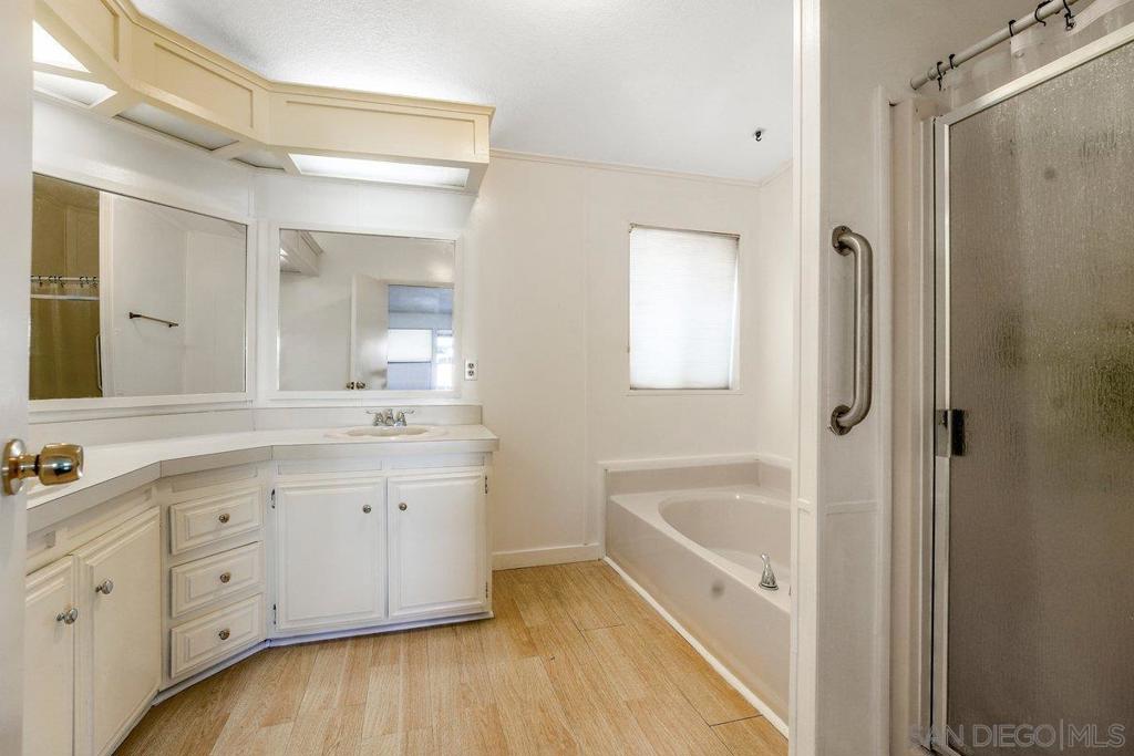 MLS #250034616SD image #17