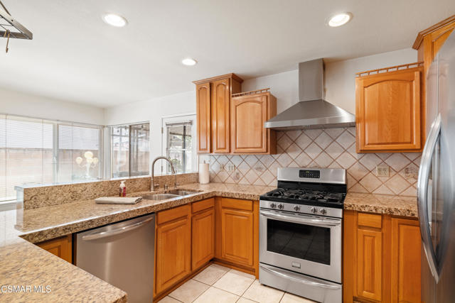 2085 Bolivar Court, Simi Valley CA: https://media.crmls.org/mediaz/4ae02412-debb-4a5c-9099-c94cb6acc90a.jpg