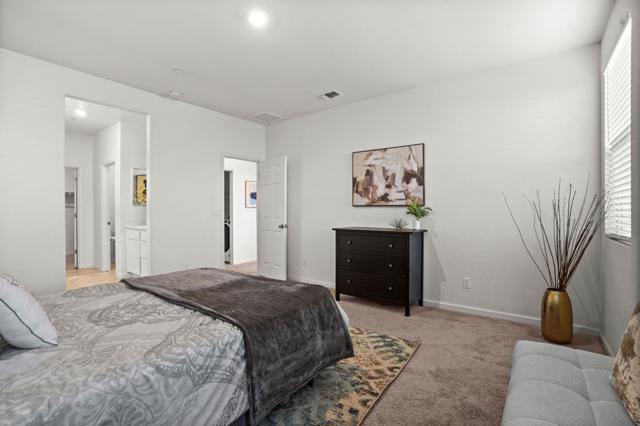 8189 Scrimshaw Way, Sacramento CA: https://media.crmls.org/mediaz/4ae0f24f-3ff3-49b3-84cc-5317546ec5bd.jpg