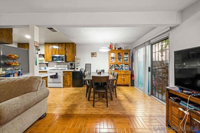 Image 16 of 24 For 1302 San Ysidro  Unit C