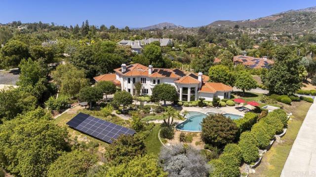 14963 Huntington Gate Drive, Poway CA: https://media.crmls.org/mediaz/4ae39510-a9d6-46b6-94df-c0b408d85a79.jpg