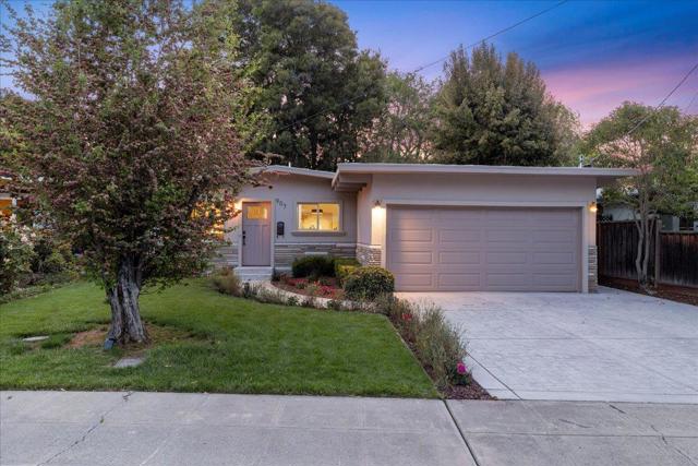 907 Christopher Way, Menlo Park CA: https://media.crmls.org/mediaz/4ae3d1eb-0fda-43f5-9a20-7ac36195215a.jpg