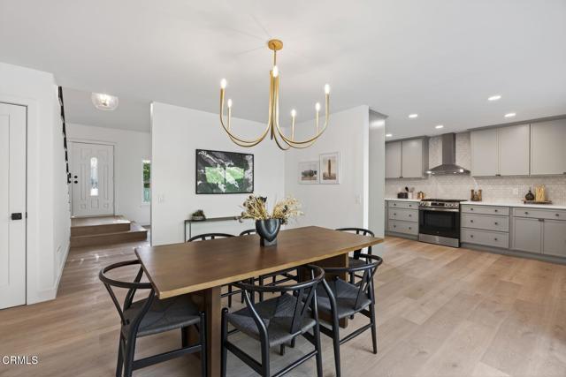 Detail Gallery Image 10 of 34 For 2868 Amber Wood Pl, Thousand Oaks,  CA 91362 - 4 Beds | 2/1 Baths