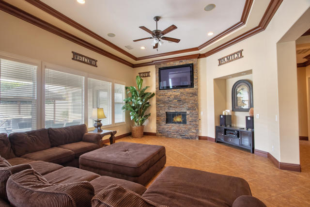 153 Merano Way, Palm Desert CA: https://media.crmls.org/mediaz/4ae58fc2-dc49-4d92-8a89-3e9e6cc93576.jpg