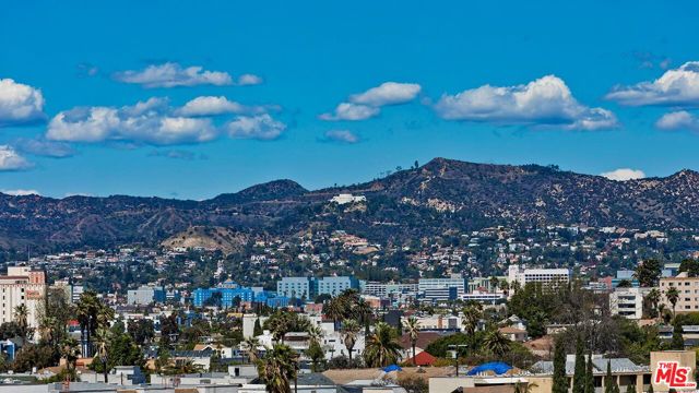 421 S La Fayette Park Place, Los Angeles CA: https://media.crmls.org/mediaz/4ae5c176-66f3-4b18-aac7-15d730d3ddf5.jpg