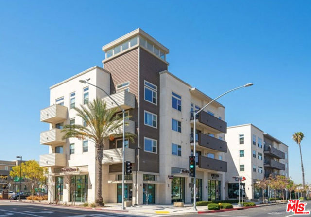 552 E Carson Street, Carson CA: https://media.crmls.org/mediaz/4ae5de14-4804-4205-91a0-f688f2e7be48.jpg