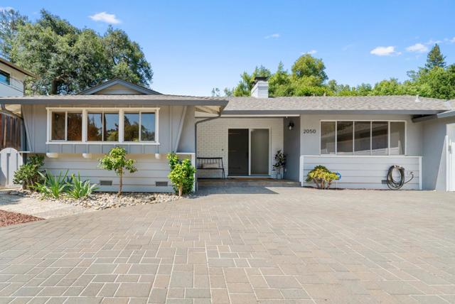 2050 Wooded Glen Drive, Los Altos CA: https://media.crmls.org/mediaz/4ae63639-f796-48d7-965e-3d8ff9f70b64.jpg