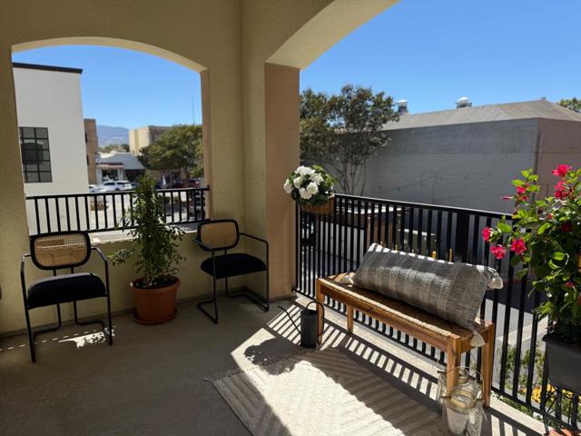 400 San Benito St, Hollister CA: https://media.crmls.org/mediaz/4ae65b43-4a71-49ed-9337-6cd1acf4f10f.jpg