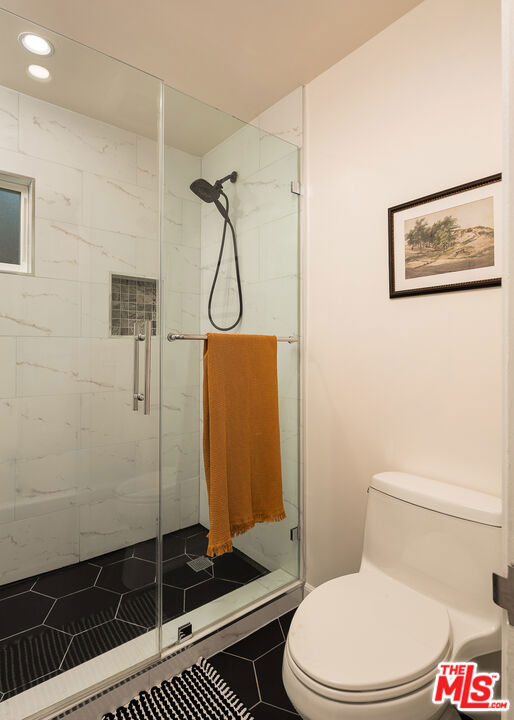 3639 Roderick Road photo 17
