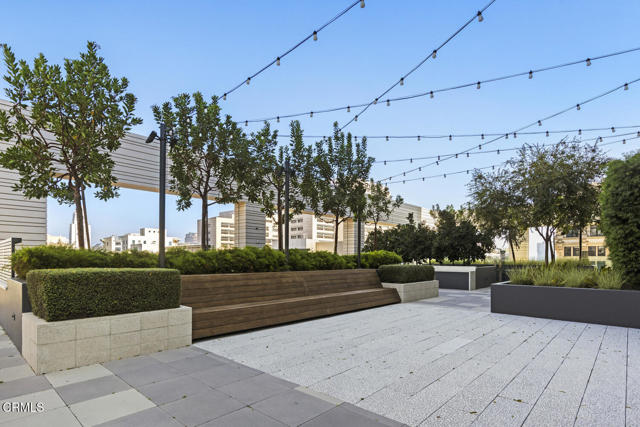 400 S Broadway, Los Angeles CA: https://media.crmls.org/mediaz/4ae68abf-e47b-414d-a1ad-39e17638eaea.jpg