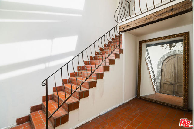 7319 Woodrow Wilson Drive, Los Angeles CA: https://media.crmls.org/mediaz/4ae6cef6-994c-4bc6-82ff-a4987b1c0490.jpg