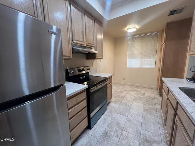 Detail Gallery Image 5 of 14 For 4201 via Marisol #330,  Los Angeles,  CA 90042 - 2 Beds | 2 Baths