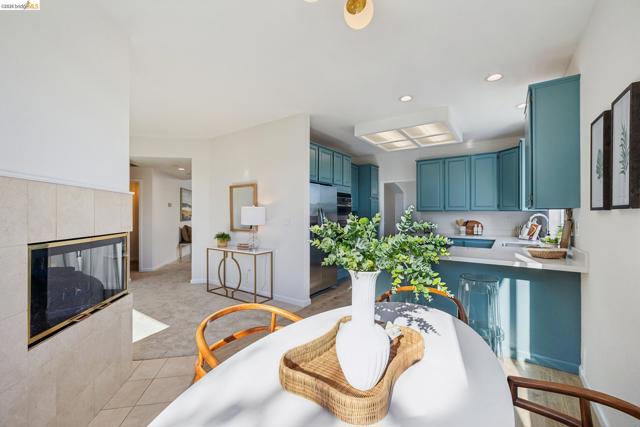 2004 Fries Ct, Martinez CA: https://media.crmls.org/mediaz/4ae74fac-bb16-4ee1-9bf4-6d856c9ee0b2.jpg