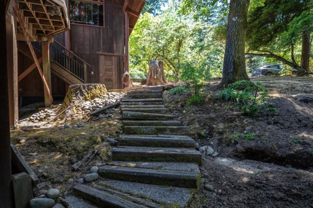 45 Ranch Road, Woodside CA: https://media.crmls.org/mediaz/4ae7a56d-7635-445a-8b9c-596e1b216b11.jpg