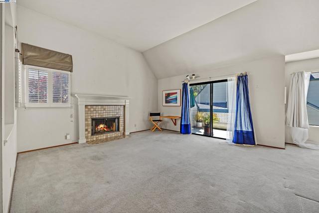 3754 N Stoneglen, Richmond CA: https://media.crmls.org/mediaz/4ae7cab8-ee91-402a-9a13-eb395b23b590.jpg