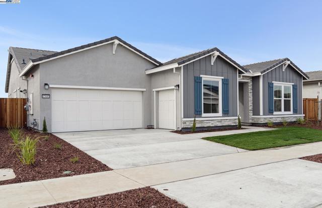17685 Brightwood Avenue, Lathrop CA: https://media.crmls.org/mediaz/4ae7efe7-80bd-41cd-bf81-753fe29ee2c1.jpg