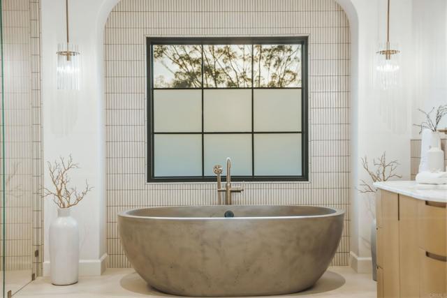 Detail Gallery Image 44 of 72 For 8341 La Jolla Scenic Dr, La Jolla,  CA 92037 - 5 Beds | 5/1 Baths