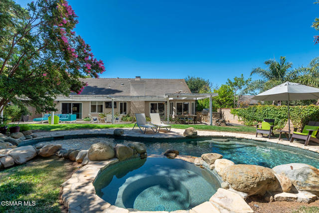 4953 Kilburn Court, Oak Park CA: https://media.crmls.org/mediaz/4ae88bcf-de67-4b79-a809-4504575b1d15.jpg