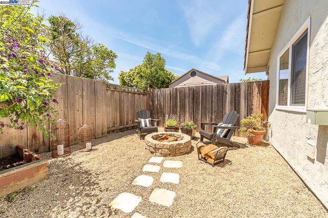 Image 30 of 54 For 32996 Soquel St