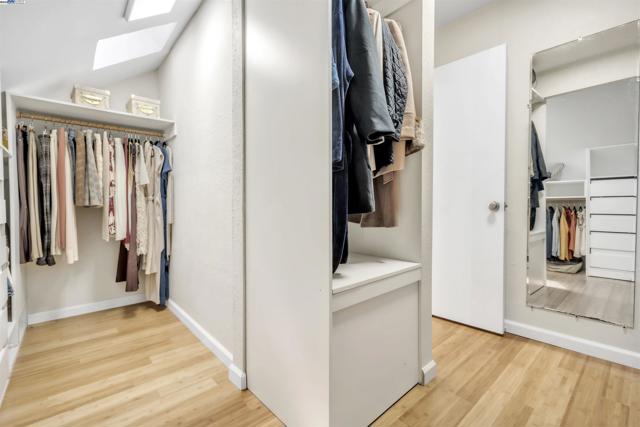 2380 Cabrillo Dr, Hayward CA: https://media.crmls.org/mediaz/4ae9739d-6018-414a-b95d-dd0a1a3a9e7f.jpg