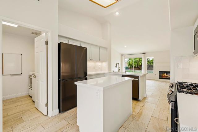 329 Del Flora St, Oceanside CA: https://media.crmls.org/mediaz/4ae99433-d8ae-4592-88c2-85e2faba503d.jpg