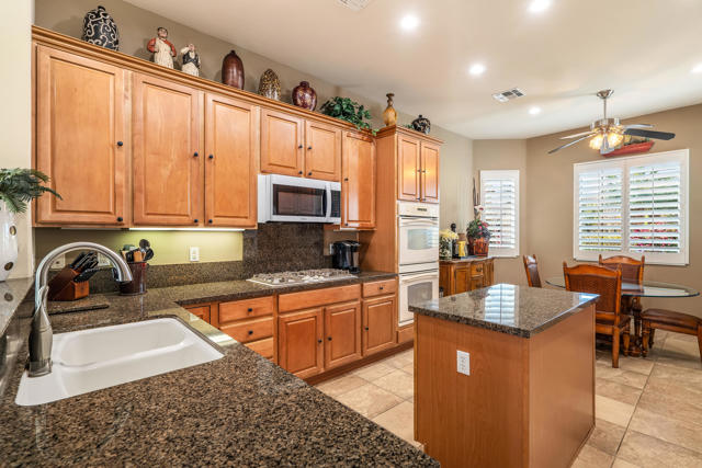 80132 Avenida Santa Olivia, Indio CA: https://media.crmls.org/mediaz/4ae99893-9633-45cd-bfb4-9467d6cd8ef2.jpg
