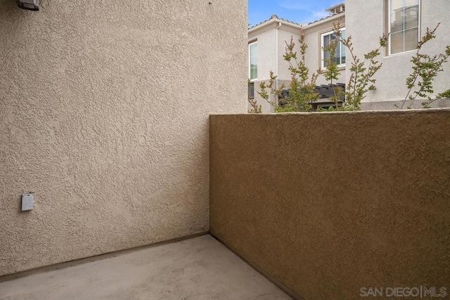 644 Hatfield Dr, San Marcos CA: https://media.crmls.org/mediaz/4ae9c42c-7350-4617-abe9-0449196997f3.jpg