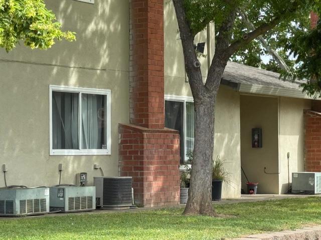 4129 Apostolo Circle, Sacramento CA: https://media.crmls.org/mediaz/4ae9f42c-7f0f-4374-b6a7-833c549cffdd.jpg