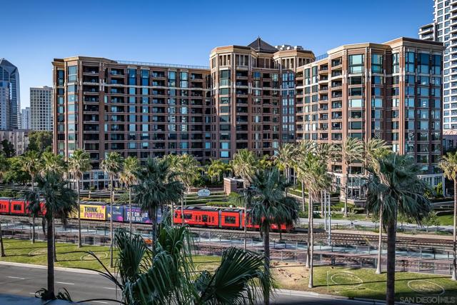500 W Harbor Dr, San Diego CA: https://media.crmls.org/mediaz/4ae9f777-f328-49ac-b53a-59f270bca215.jpg