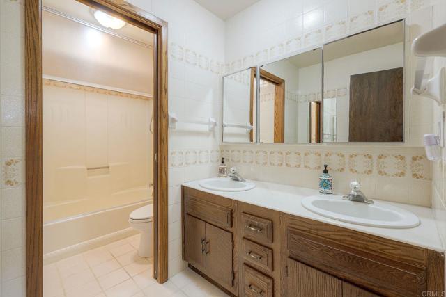 Detail Gallery Image 52 of 75 For 2335 Mirador, Vista,  CA 92084 - 5 Beds | 2/1 Baths