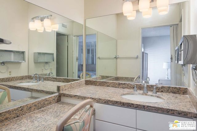 1300 S Camino Real, Palm Springs CA: https://media.crmls.org/mediaz/4aeb38b4-cde7-4079-8dbc-f5913c0be4fb.jpg