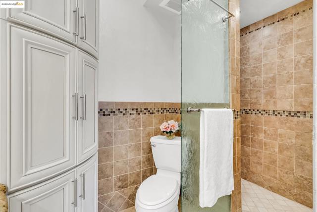 2912 Flint St, Union City CA: https://media.crmls.org/mediaz/4aeb6781-b6b9-4cec-87a7-6cf5371e1f95.jpg