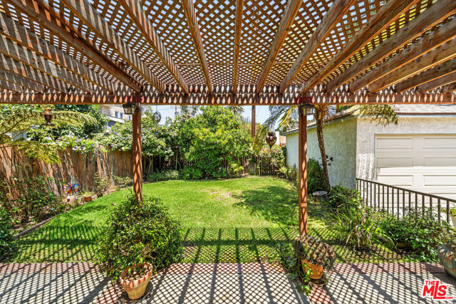 3016 Greenfield Avenue, Los Angeles CA: https://media.crmls.org/mediaz/4aeb885c-154d-4482-b841-acb455c52809.jpg
