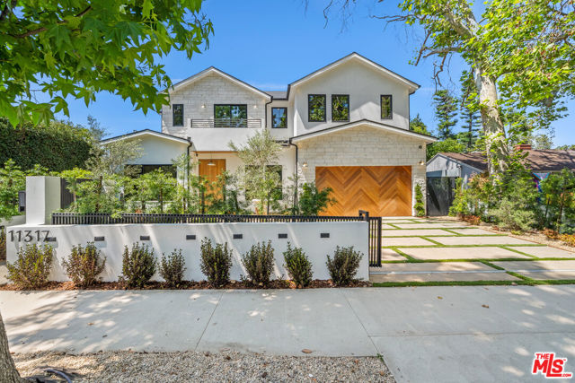 11317 Valley Spring Lane, Studio City CA: https://media.crmls.org/mediaz/4aebbad6-96ac-4fe2-bf66-045599be8e0d.jpg