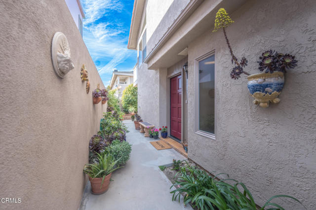 Detail Gallery Image 9 of 62 For 1129 Dover Ln, Ventura,  CA 93001 - 4 Beds | 2/2 Baths