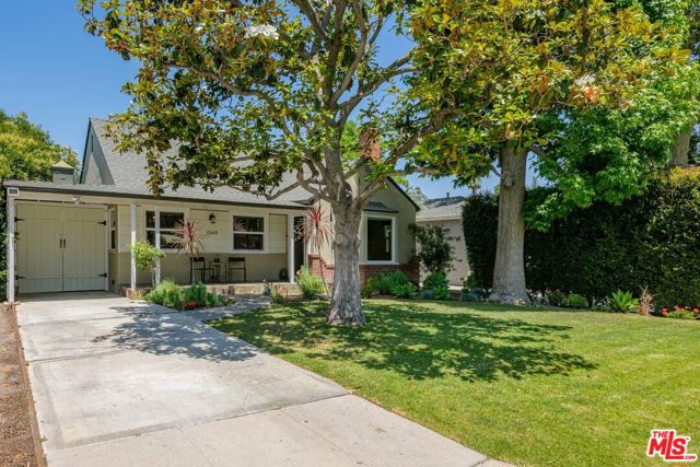 15149 CAMARILLO Street photo 2
