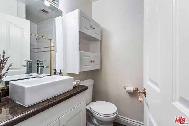 17040 Rancho Street, Encino CA: https://media.crmls.org/mediaz/4aec1ae3-b1af-4988-8e93-4b62ea5e2e6e.jpg