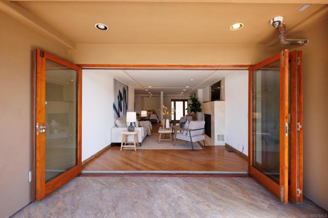 Image 49 of 52 For 2617 Ocean Front Walk